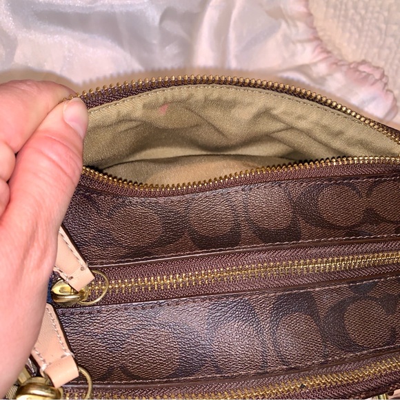 Coach Signature Peyton Jordan Double Zip Bag Brown Tan - Picture 8 of 15